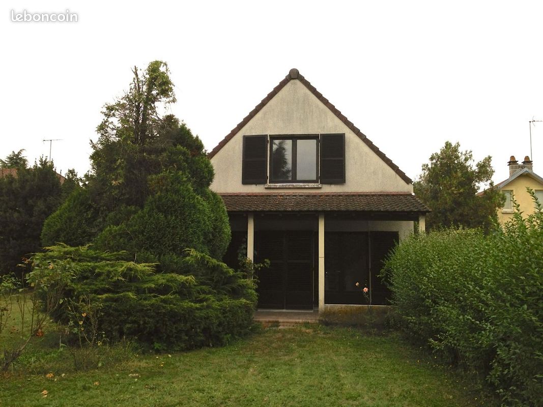 Appartement 1 pièce 11 m² · à Gif-sur-Yvette · 11 m² · 530 €