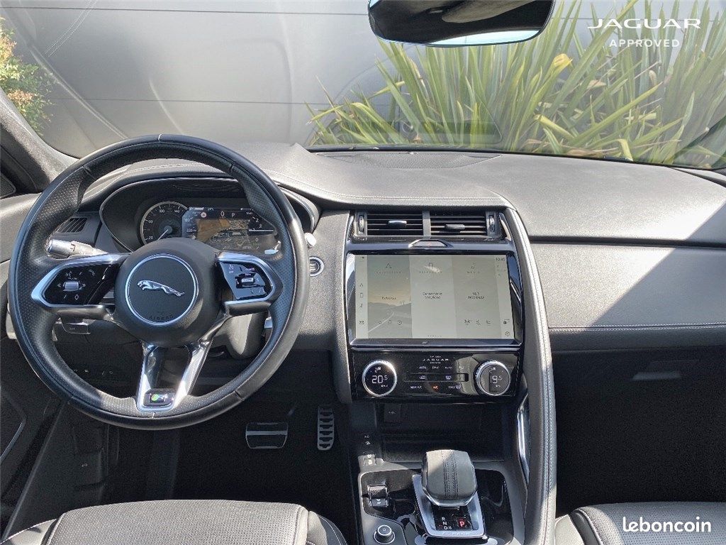 Jaguar E-PACE P-300E CH PHEV AWD BVA R-Dynamic SE (image 4)