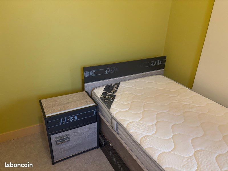 Lit + matelas + sommier + chevet (image 2)
