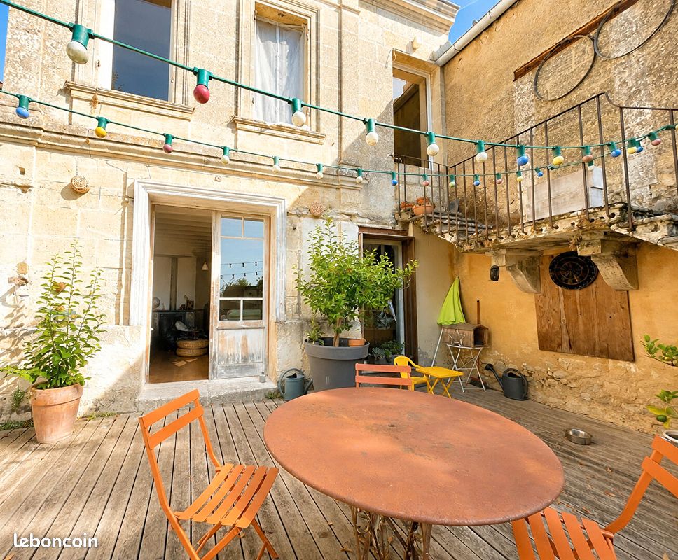 Maison 8 pièces 200 m² · à Cadillac-en-Fronsadais · 200 m² · 332 000 €