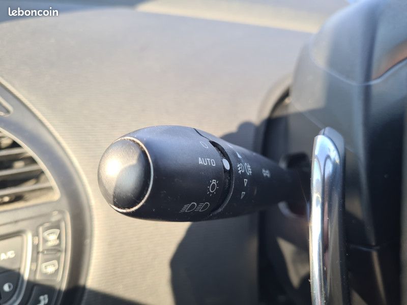 Citroen C4 PICASSO 1.6 E-HDI110 FAP ATTRACTION BMP6 (image 22)