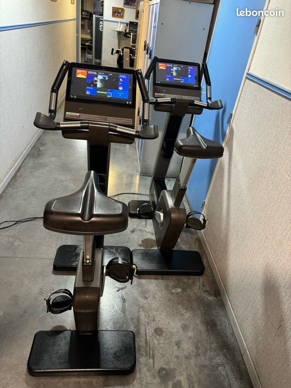 Vélo cardio pro TECHNOGYM (image 2)