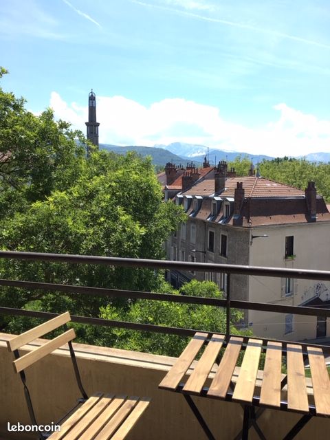 Appartement 2 pièces 70 m² · à Grenoble · 70 m² · 890 €