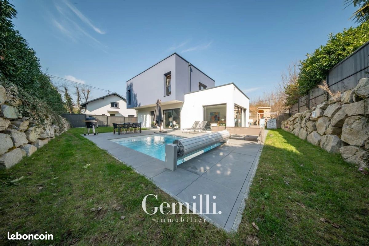 Maison 6 pièces 136 m² · à Brunstatt-Didenheim · 136 m² · 688 000 €