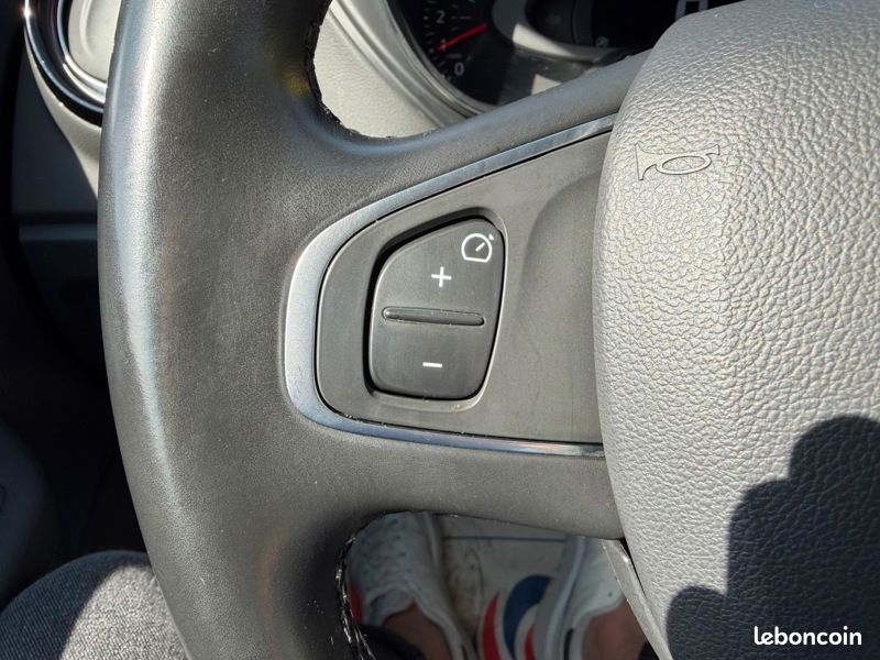 Renault Captur 1.3 TCe 150 Intens Leds GPS Caméra Bluetooth Régul (image 28)