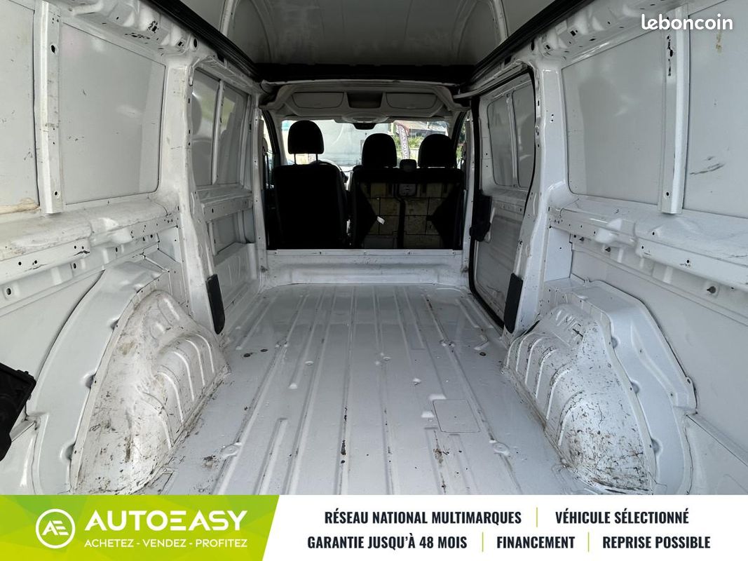 Toyota PROACE 2.0 D-4D 128 CH BVM6 L2H2 CLIM FOURGON OU VAN AMÉNAGÉ (image 10)