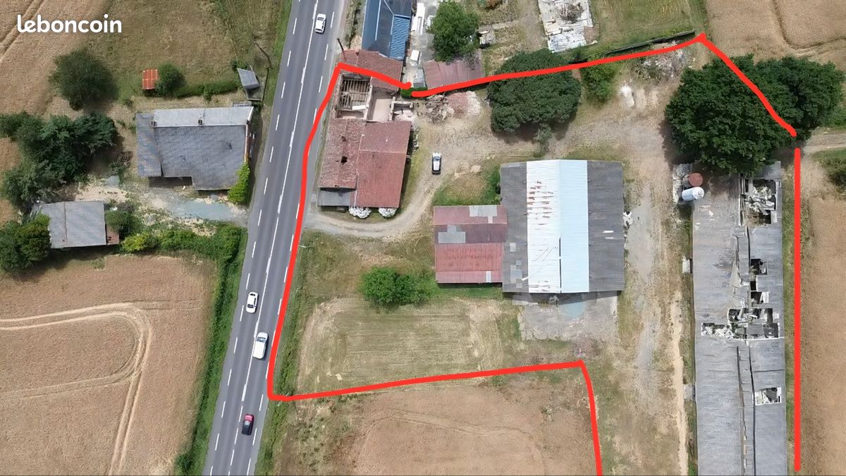 Maison 1 pièce 200 m² · à Essarts-en-Bocage · 200 m² · 150 000 €