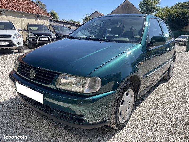 Volkswagen POLO 1.6 75CH CARAT 5P (image 1)