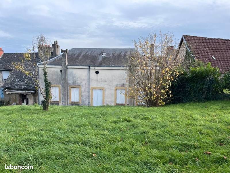 Maison 8 pièces 215 m² · à Payzac · 215 m² · 61 600 €