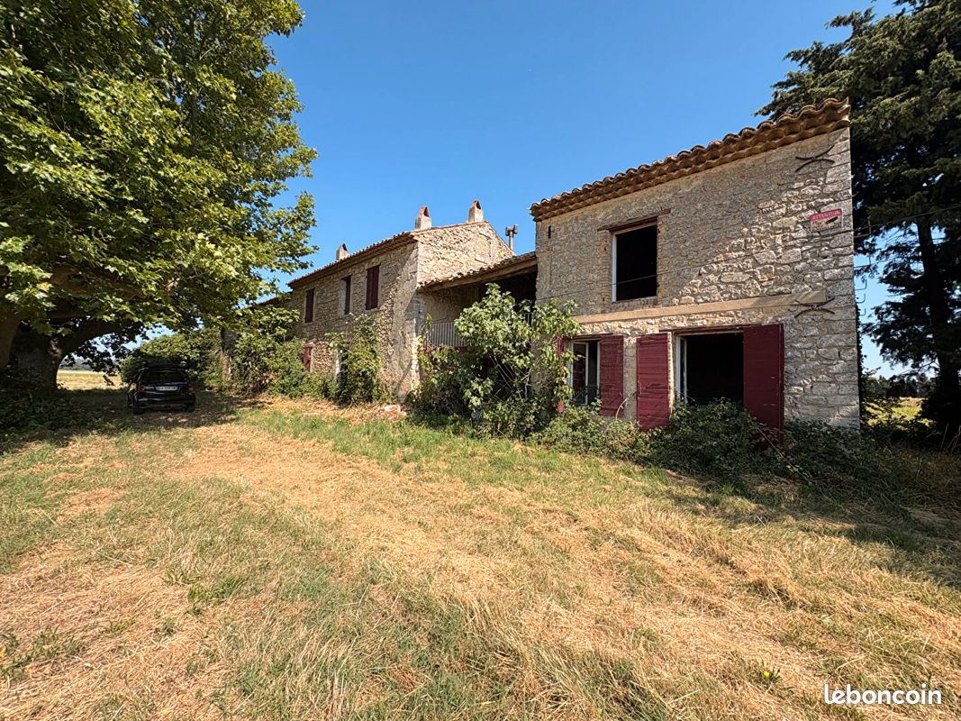 Maison 12 pièces 440 m² · à Lapalud · 440 m² · 470 000 €