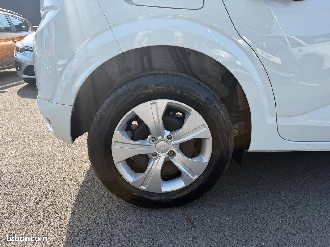 DACIA Sandero SCe 65 Essential (image 17)