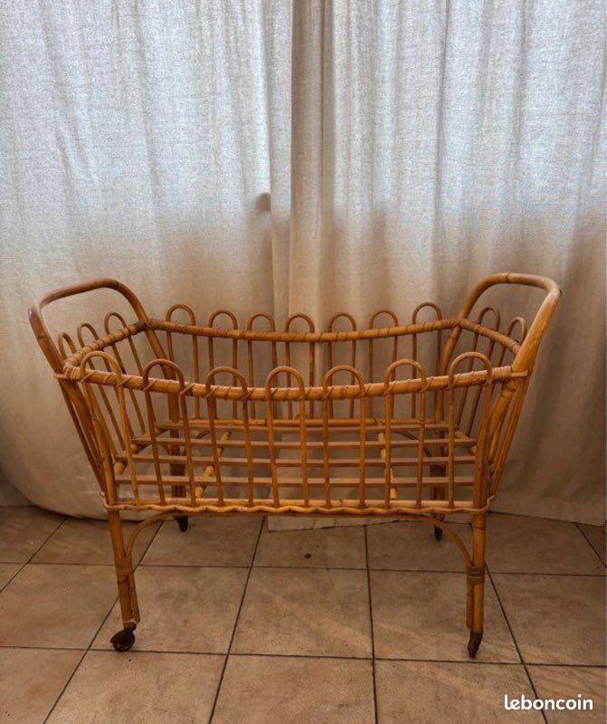 Ancien berceau en rotin avec matelas (image 7)