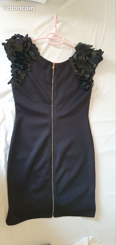 Robe noir ts (image 2)