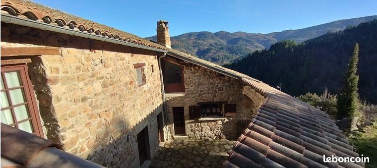 Maison 8 pièces 200 m²