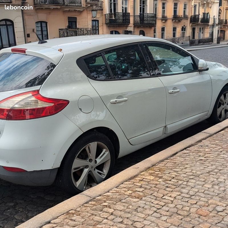Megane dci 110cv 2013 tbe (image 2)