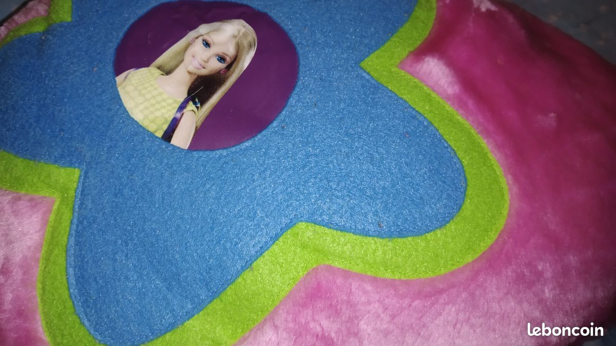 Herding Coussin Barbie 30x50cm - Coussin Décoratif Doux Pour Enfants, Velboa OEKO-TEX