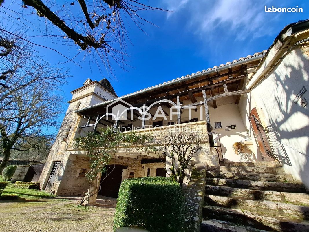Maison 8 pièces 220 m² · à Aujols · 220 m² · 448 000 €