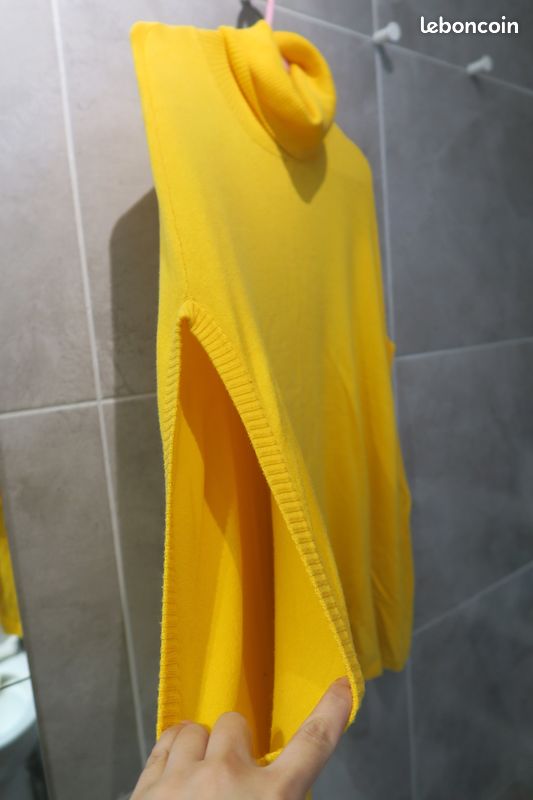 Cape poncho en maill souple col roulé taille M (image 3)