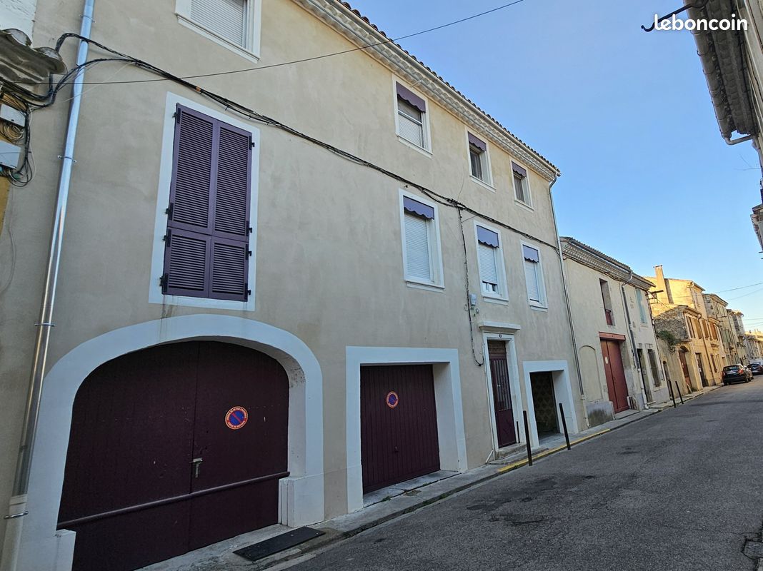 Local commercial 330 m² · à Saint-Gilles · 330 m² · 395 000 €