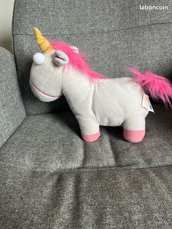 Peluche licorne Despicable Me Moi, Moche et Méchant Jeux