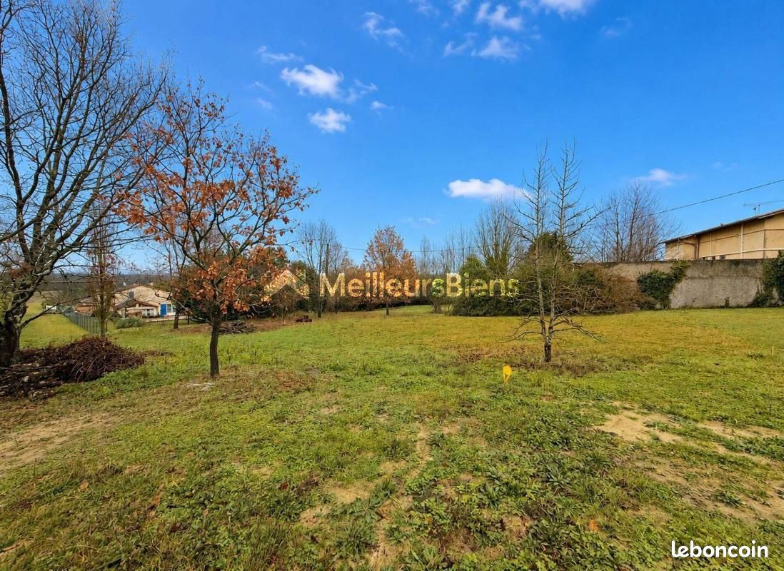 Terrain 700 m² Gemil · à Gémil · 128 000 €