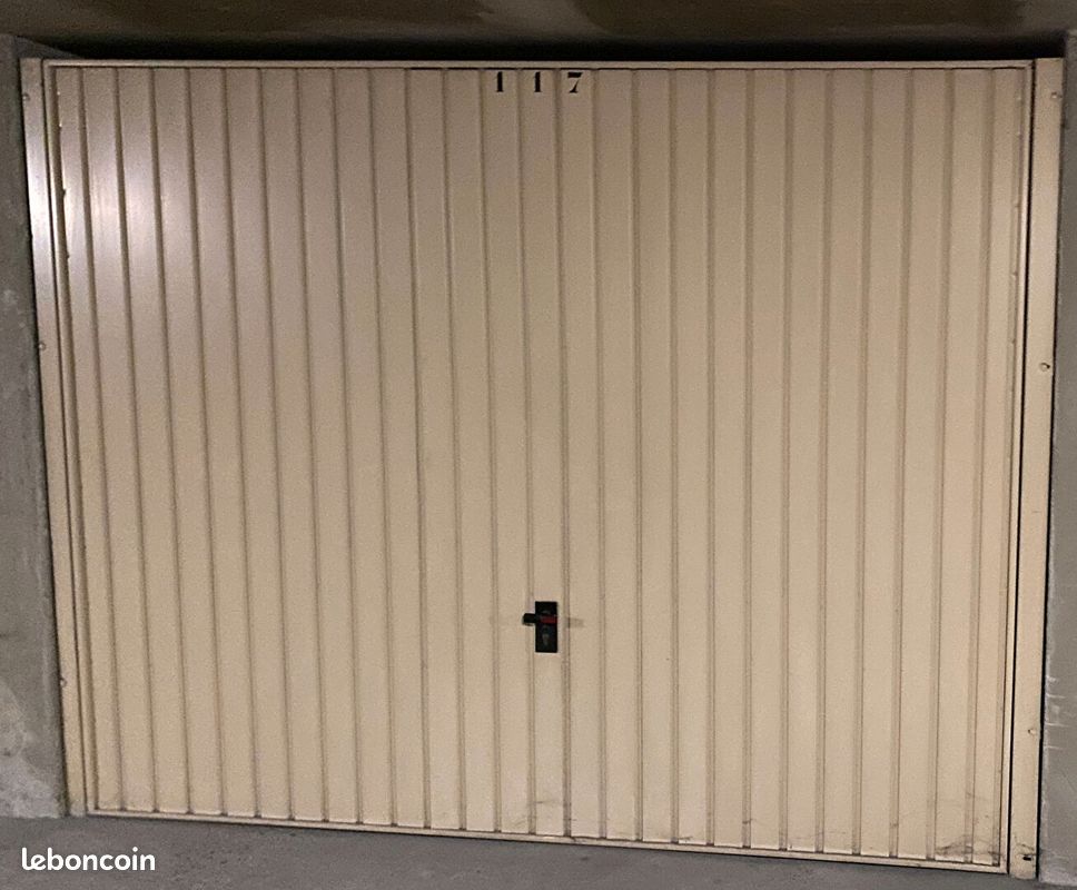 Parking/box VALENCE · 100 €/mois