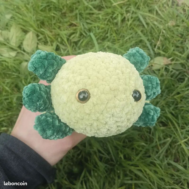 Peluches dinosaures et axolotl artisanales (image 7)