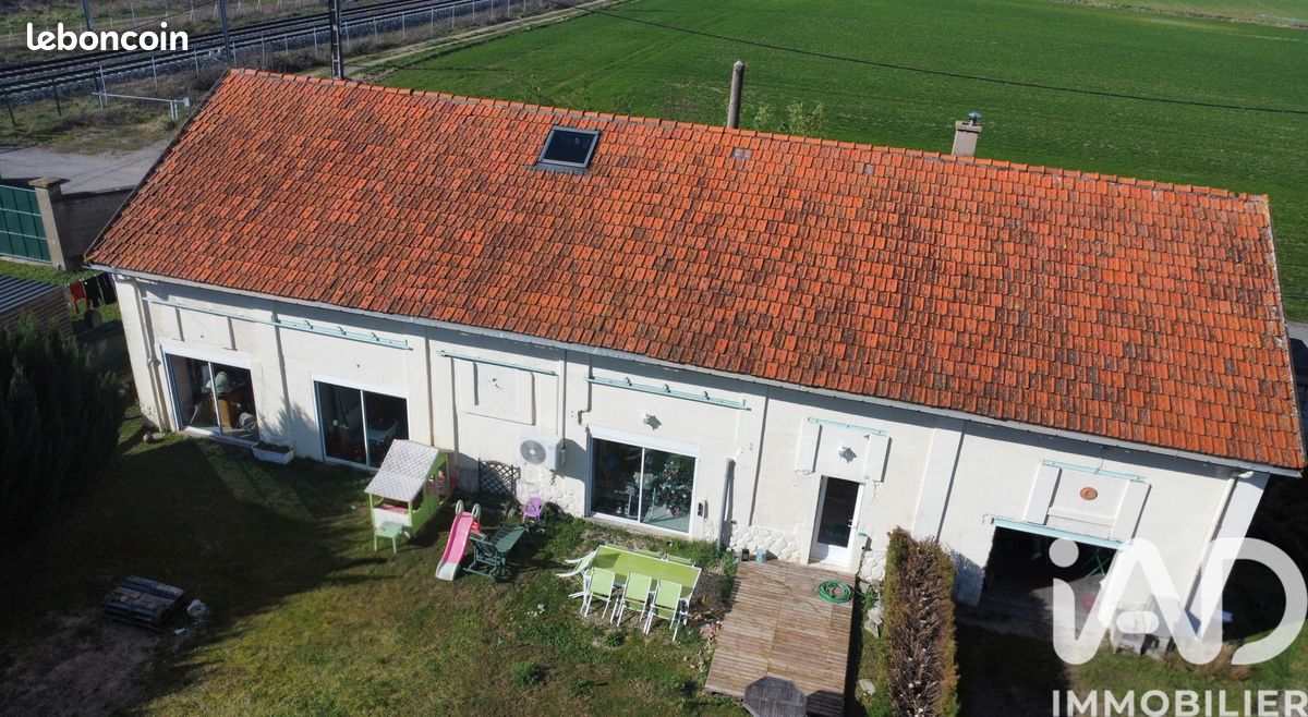 Maison 4 pièces 152 m² · à Saint-Loup · 152 m² · 169 000 €