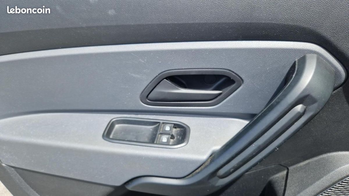 Dacia Duster ECO-G 100 4x2 Essential (image 14)