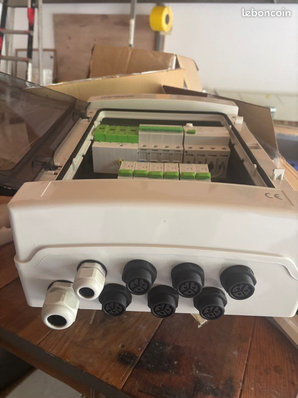 Coffret AC photovoltaique, triphasée neuf (image 2)
