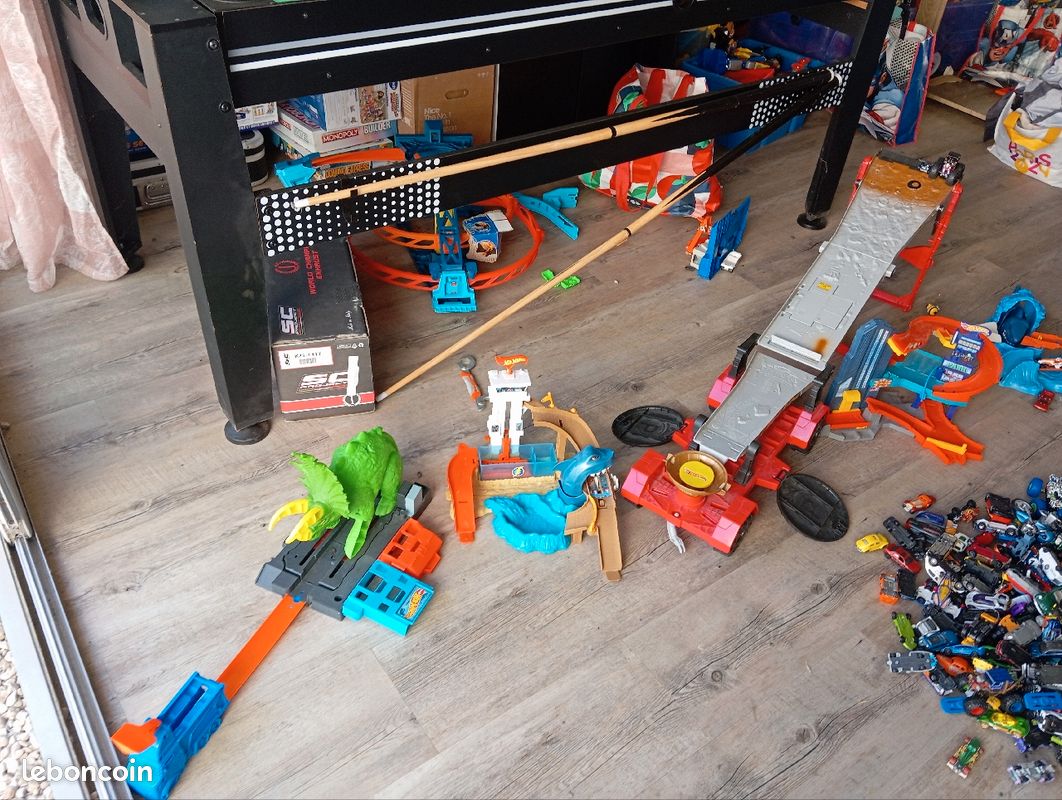 Vente de voiture et de garage hot wheels (image 2)