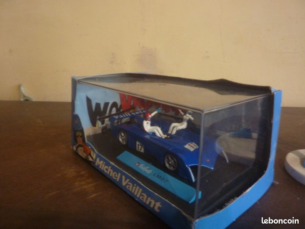 Altaya 1/43 Vaillante LM07 – Voiture Michel Vaillant Avec Figurines Et Vitrine, Collection Comic