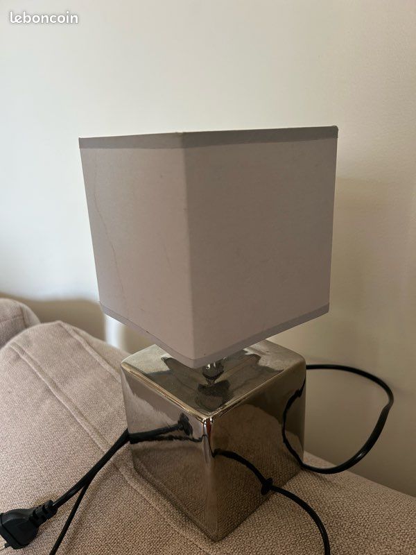 Petite lampe de chevet (image 3)