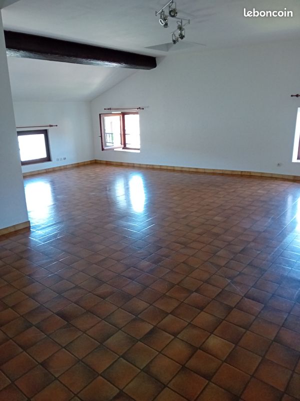 Appartement 3 pièces 57 m² · à Saint-Vallier · 57 m² · 560 €