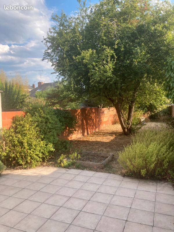 Maison 7 pièces 105 m² · à Orléans · 105 m² · 1 290 €/mois