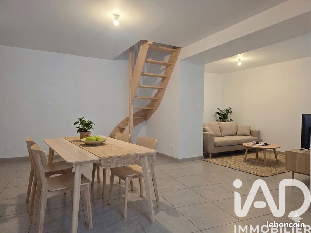 Immeuble 104 m² · à Bucy-le-Long · 104 m² · 159 000 €