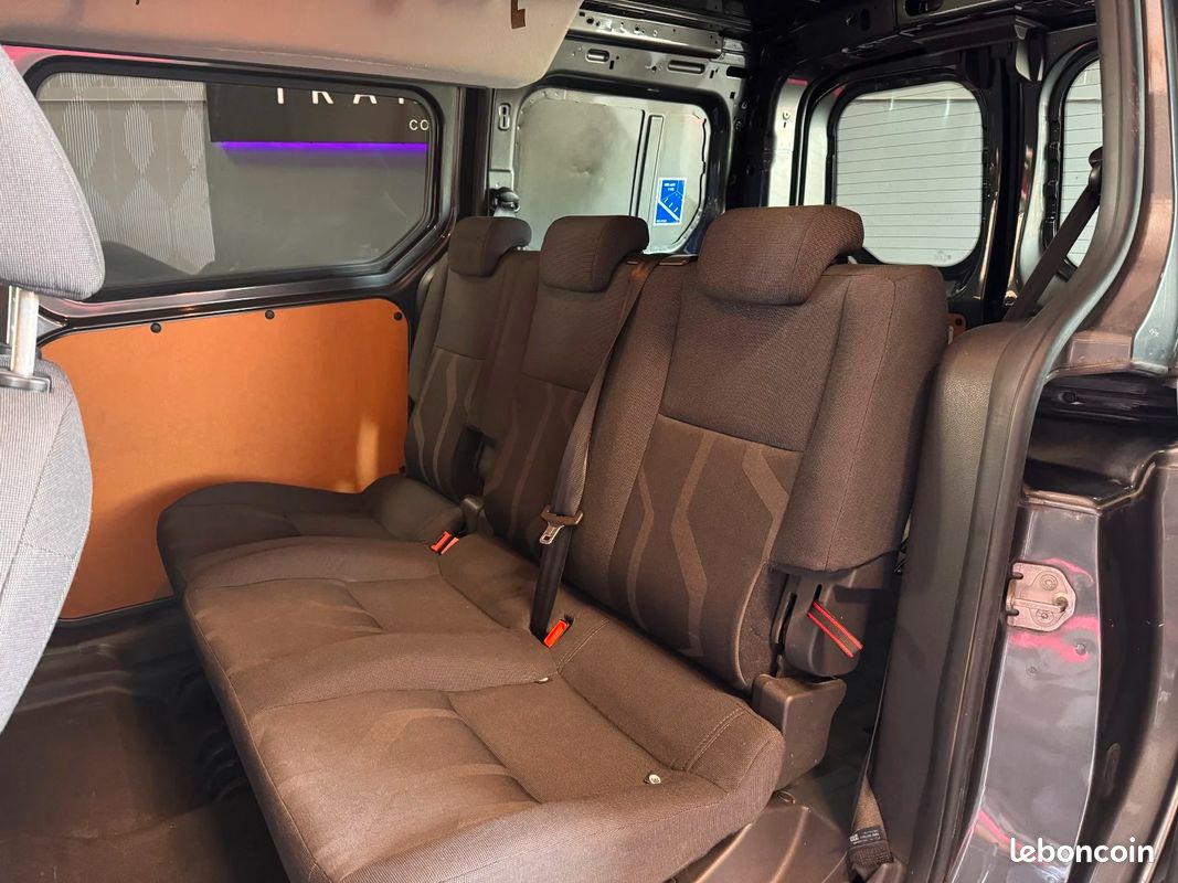 FORD TRANSIT CONNECT CABINE APPROFONDIE 1.5 ECOBLUE 120 S&S BVA8 Trend CAMÉRA DE RECUL / ANDROID AUTO / ATTELAGE / ENTRETIEN COMPLET (image 19)