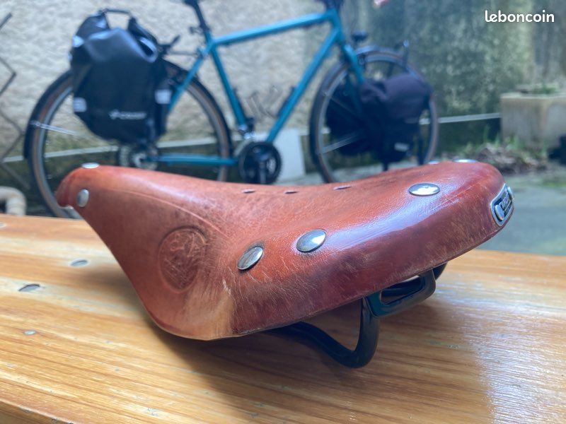 ANCIENNE LONGUE SELLE vélo course cuir marron marque EXCELSIOR vélo vintage EUR 60,00 - FR