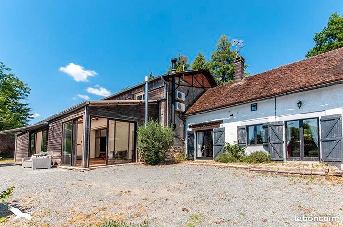 Maison 8 pièces 378 m²