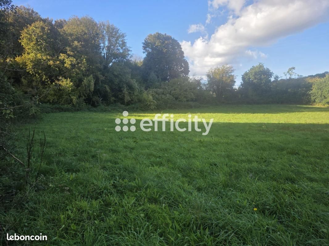 Terrain 4625 m² · à Saint-Germain-de-Pasquier · 25 000 €