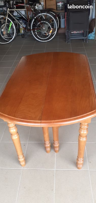 Table de salle à manger neuve bois massif chêne clair 105 cm de diamètre plus 6 rallonges de 40 cm .possibilité de faire une table de 105,145,185,225,265,305,10 à 12 personnes confortablement assises (image 3)