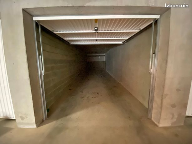 Grand garage double à SEVRIER