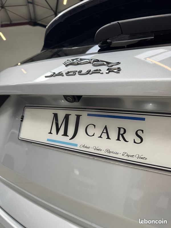 Jaguar E-Pace 2.0d 180ch R-Dynamic SE BVA9 AWD / Toit Pano / Meridian / Sièges Chauffants / Caméra (image 30)