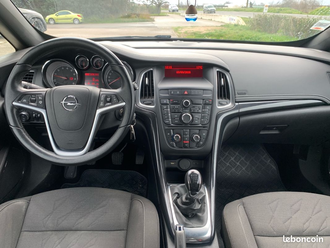 OPEL CASCADA 1.4 Turbo 140 ch Start/Stop Radar de stationnement avant/arrière Garantie 12 mois Europe (image 2)