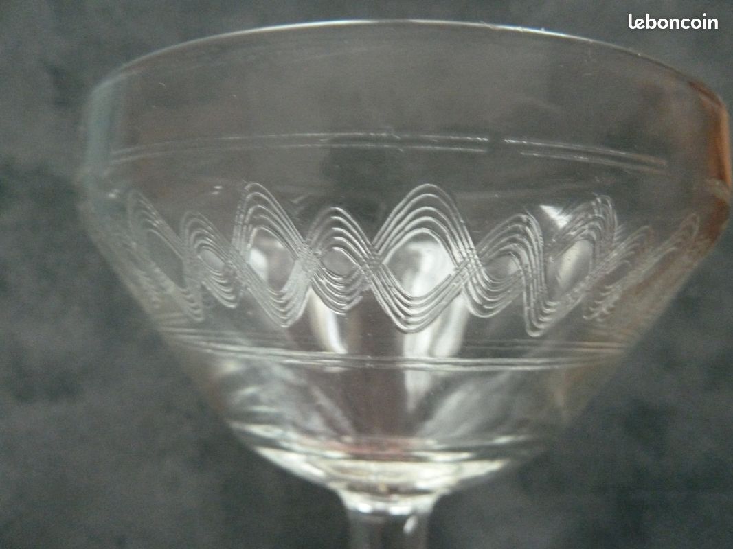 LOT de 10 coupes à champagne anciennes / Verre à pied (image 2)