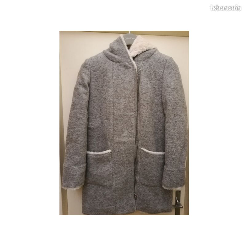Un manteau gris et blanc, Clockhouse Vêtements