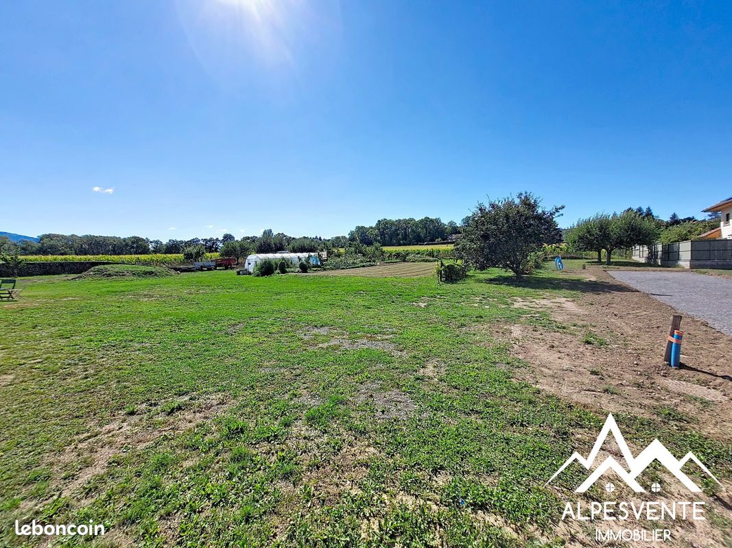 Terrain 1452 m² · à Allinges · 1 452 m² · 320 000 €