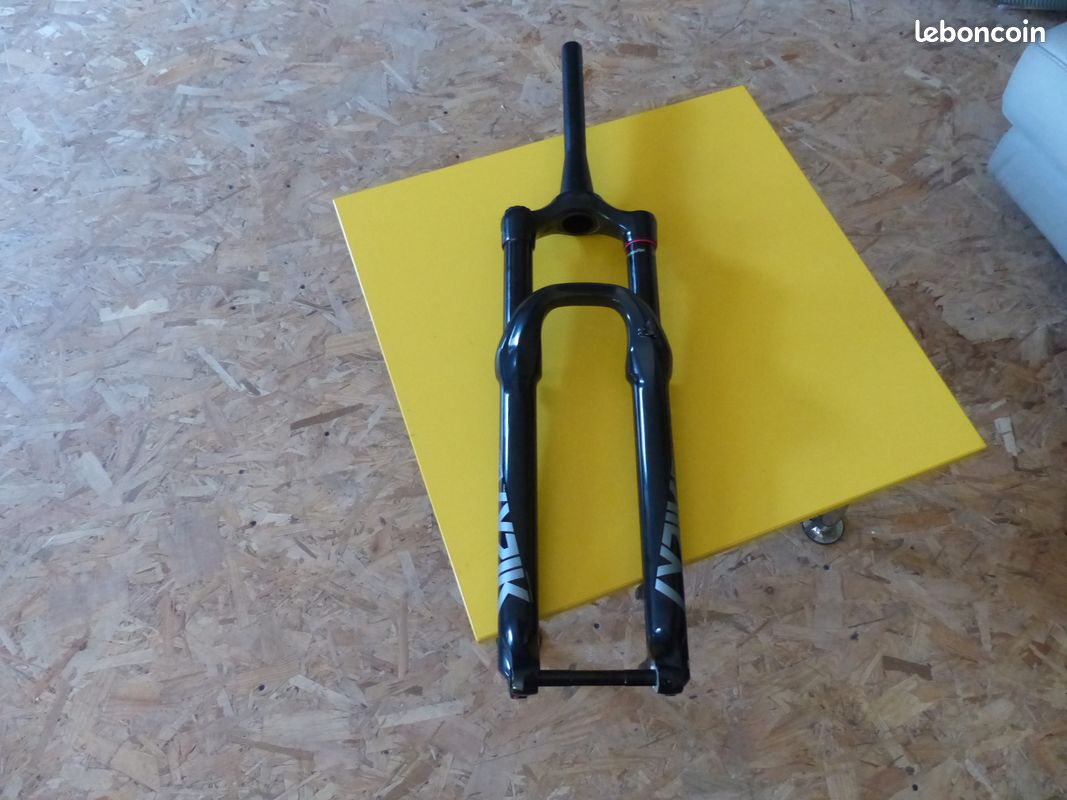 RockShox Fourche Suspendue VTT- Lyrik NEUVE (image 1)