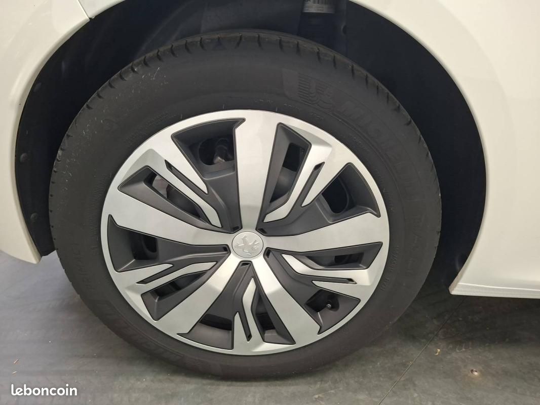 Peugeot 208 II PureTech 100 S&S BVM6 Active Business 5p (image 15)