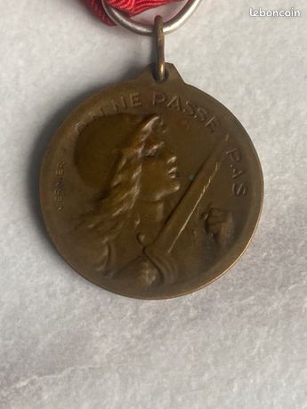MEDAILLE VERDUN On ne passe pas 1916 Vernier WWI #2 - Collection